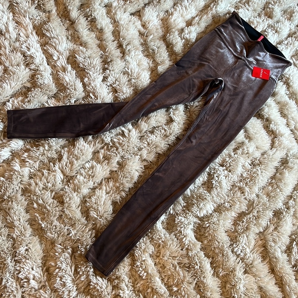 NEW! Spanx velvet leggings in silver chrome size small